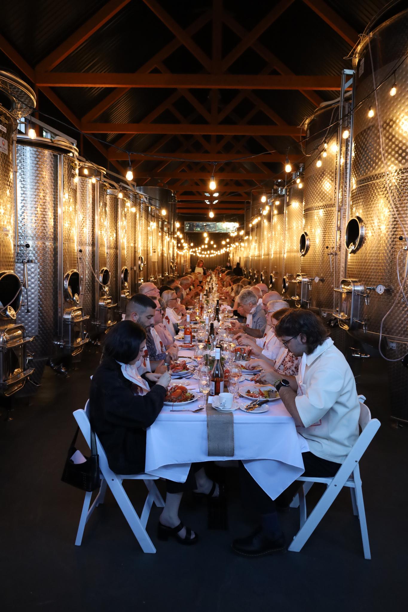 Banquet dans la salle des coves